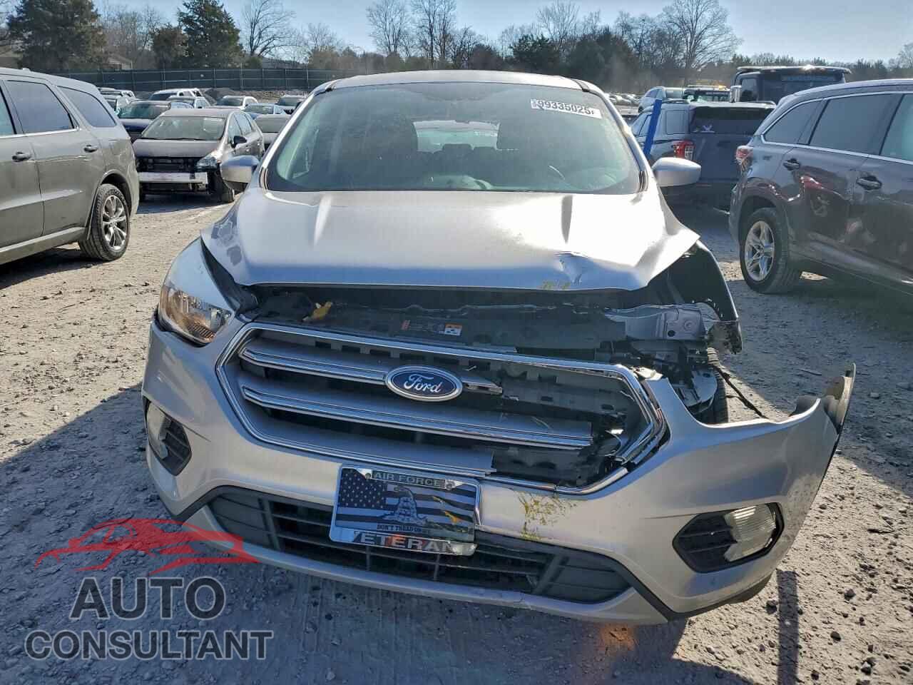 FORD ESCAPE 2017 - 1FMCU9G96HUC04439