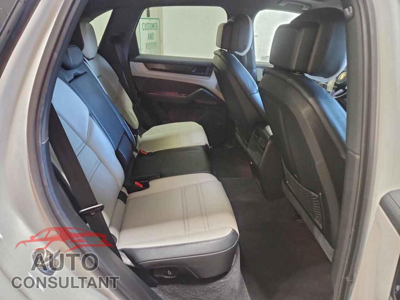 PORSCHE CAYENNE 2024 - WP1AA2AY7RDA04505