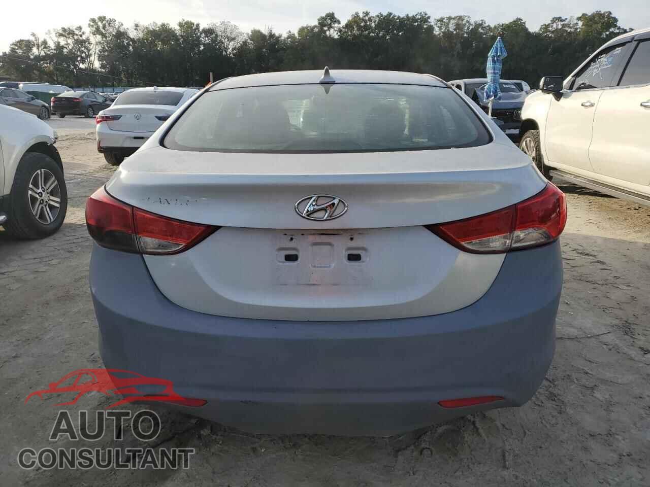 HYUNDAI ELANTRA 2012 - 5NPDH4AE2CH067461