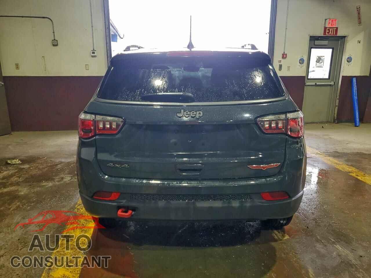 JEEP COMPASS 2018 - 3C4NJDDB7JT132098