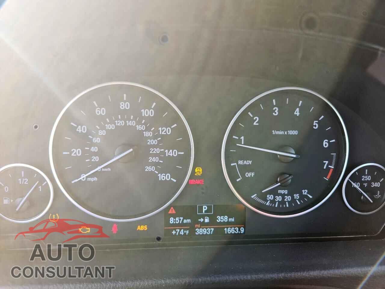 BMW 3 SERIES 2016 - WBA8E1G53GNU11446