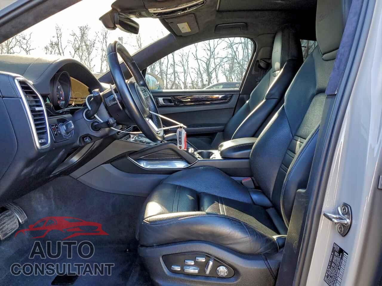 PORSCHE CAYENNE 2020 - WP1BF2AY1LDA65460