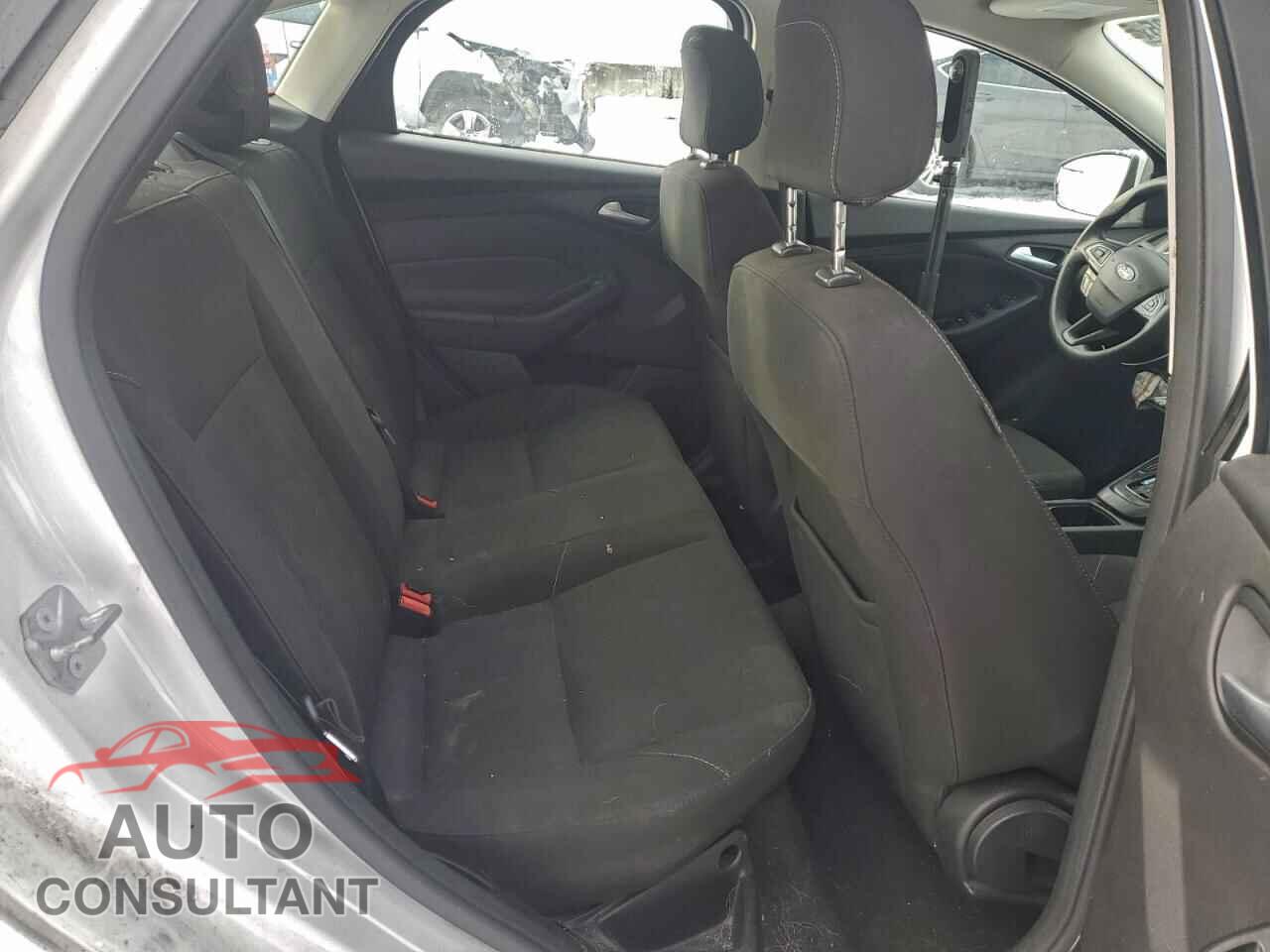 FORD FOCUS 2018 - 1FADP3F29JL212036