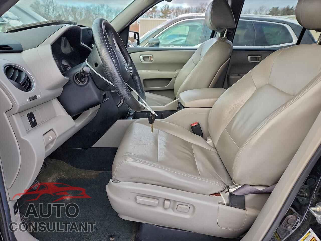 HONDA PILOT 2014 - 5FNYF4H40EB031757