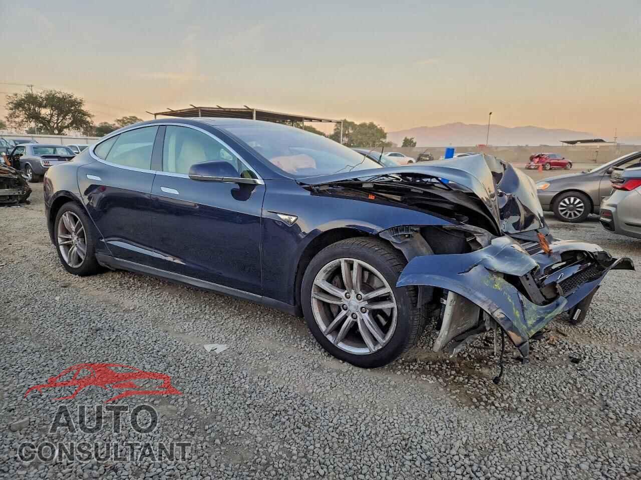 TESLA MODEL S 2013 - 5YJSA1CN8DFP26487