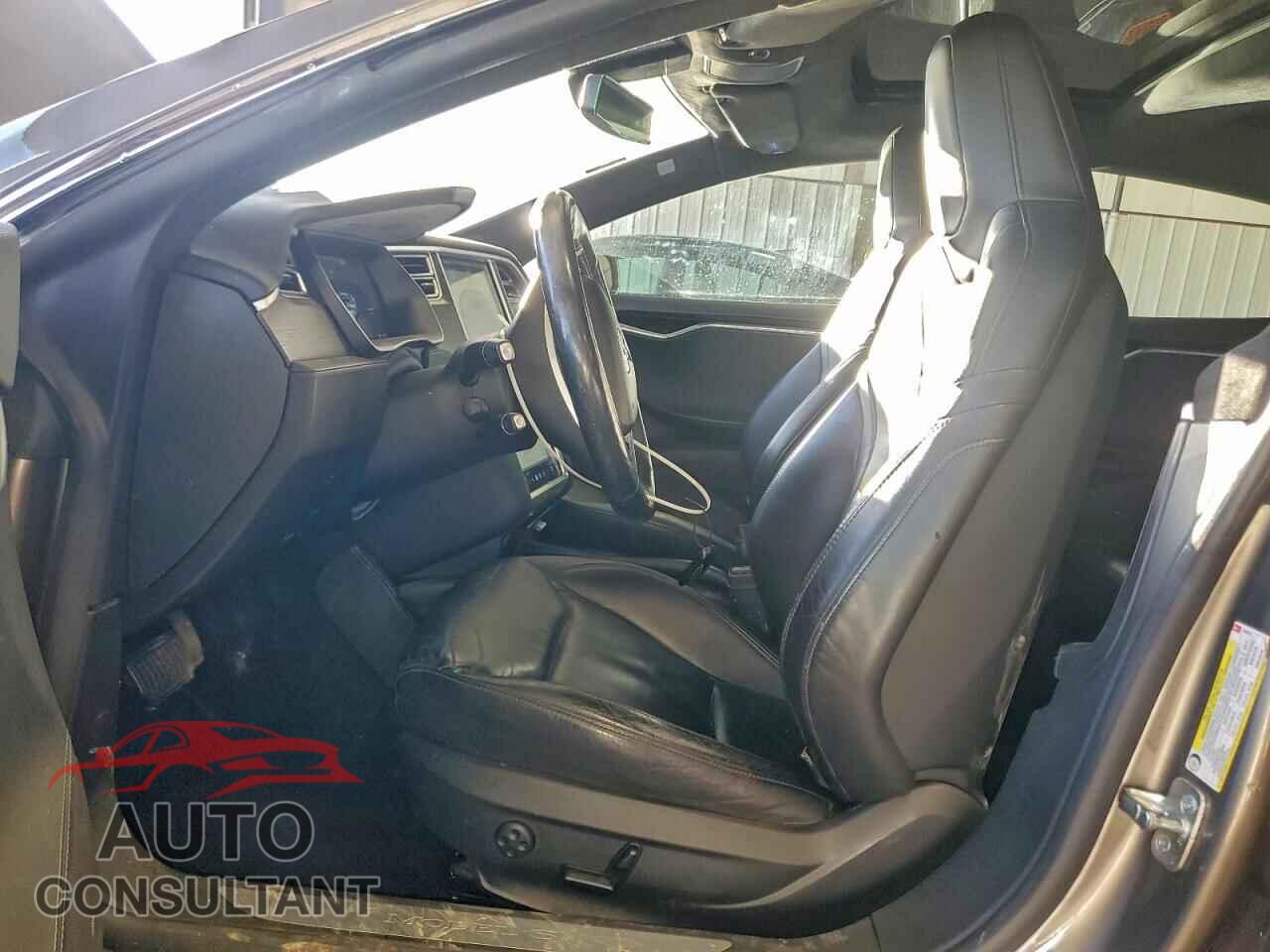 TESLA MODEL S 2015 - 5YJSA1S24FF095523