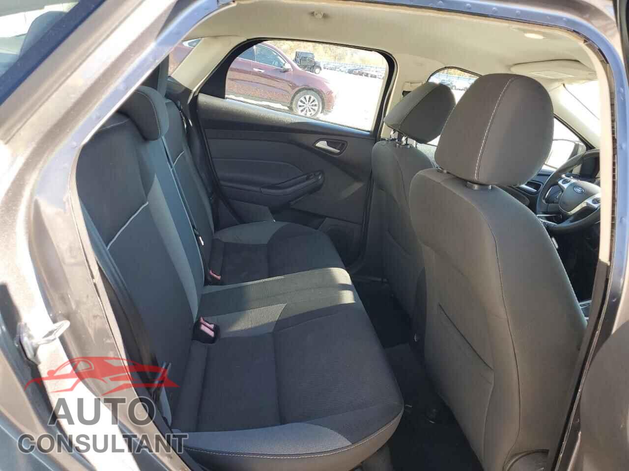 FORD FOCUS 2014 - 1FADP3F2XEL450306