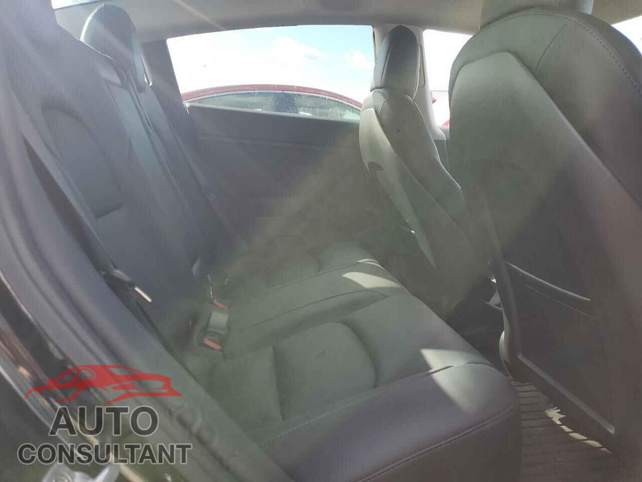 TESLA MODEL 3 2022 - 5YJ3E1EB8NF305804