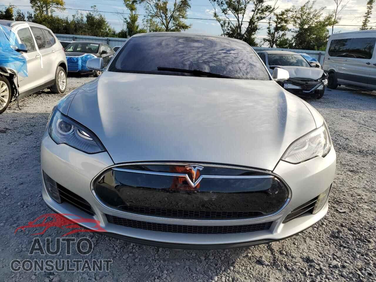 TESLA MODEL S 2014 - 5YJSA1H16EFP35647