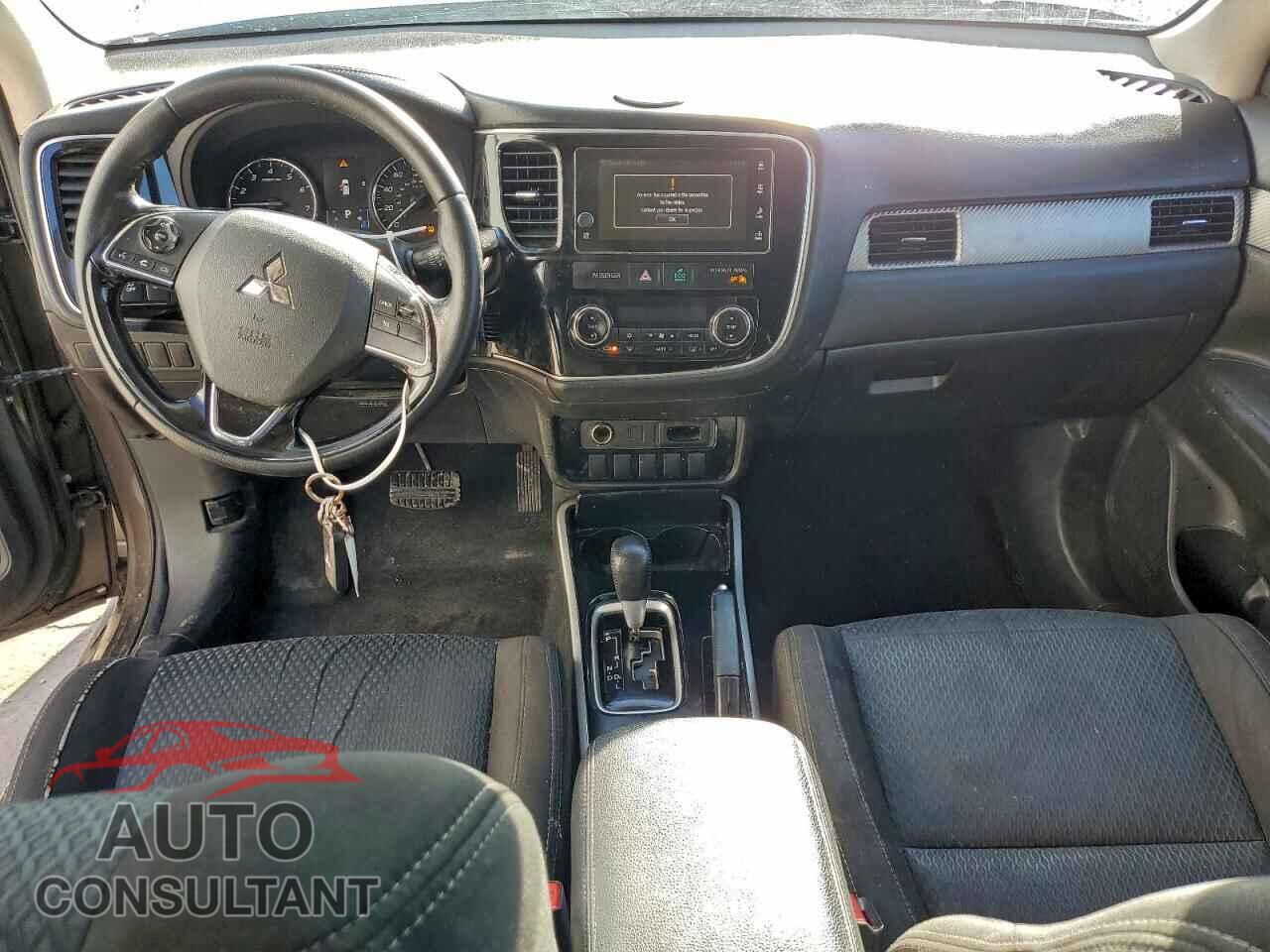 MITSUBISHI OUTLANDER 2017 - JA4AD3A36HZ012948