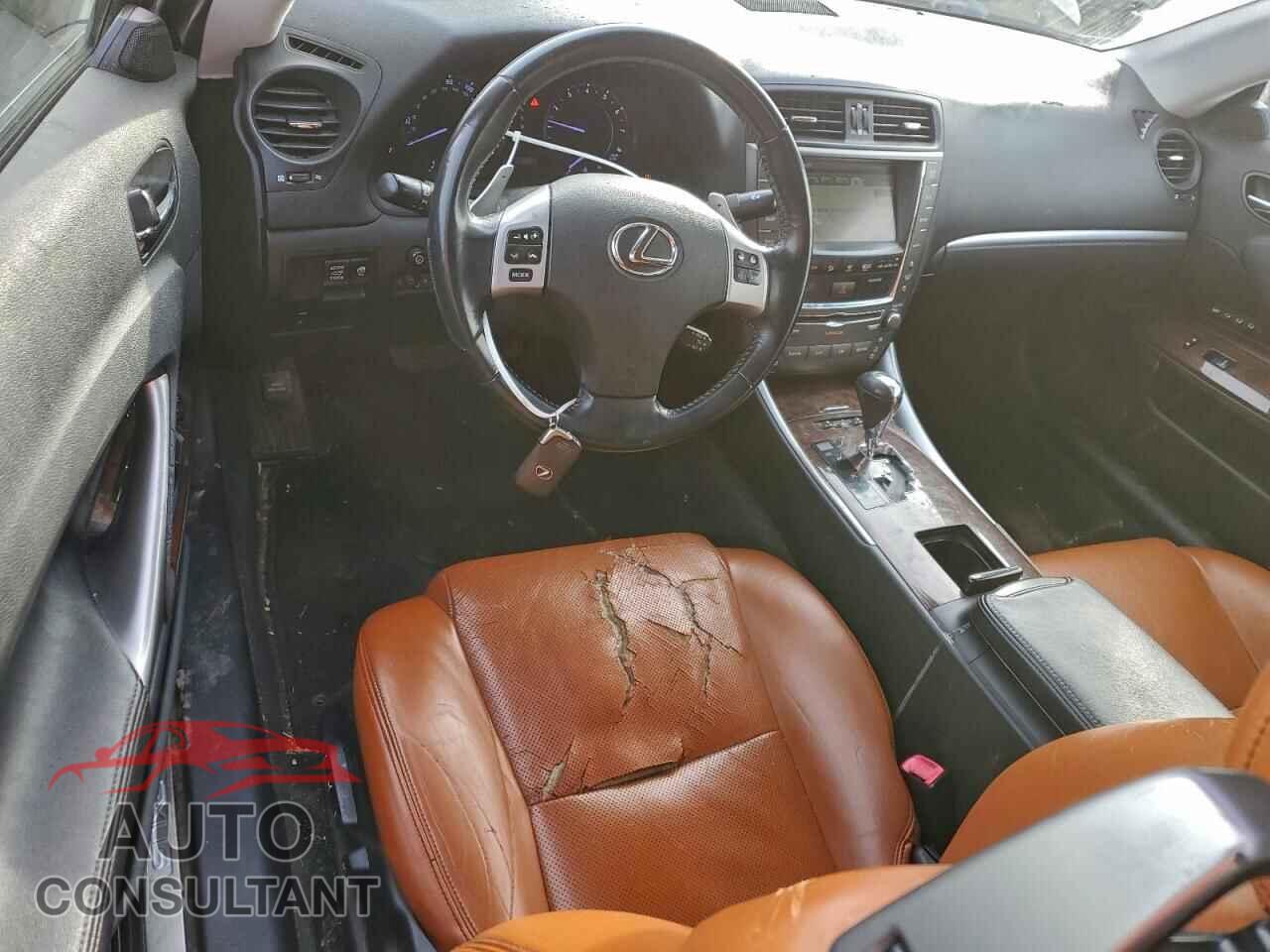 LEXUS IS 2011 - JTHFE2C20B2505840