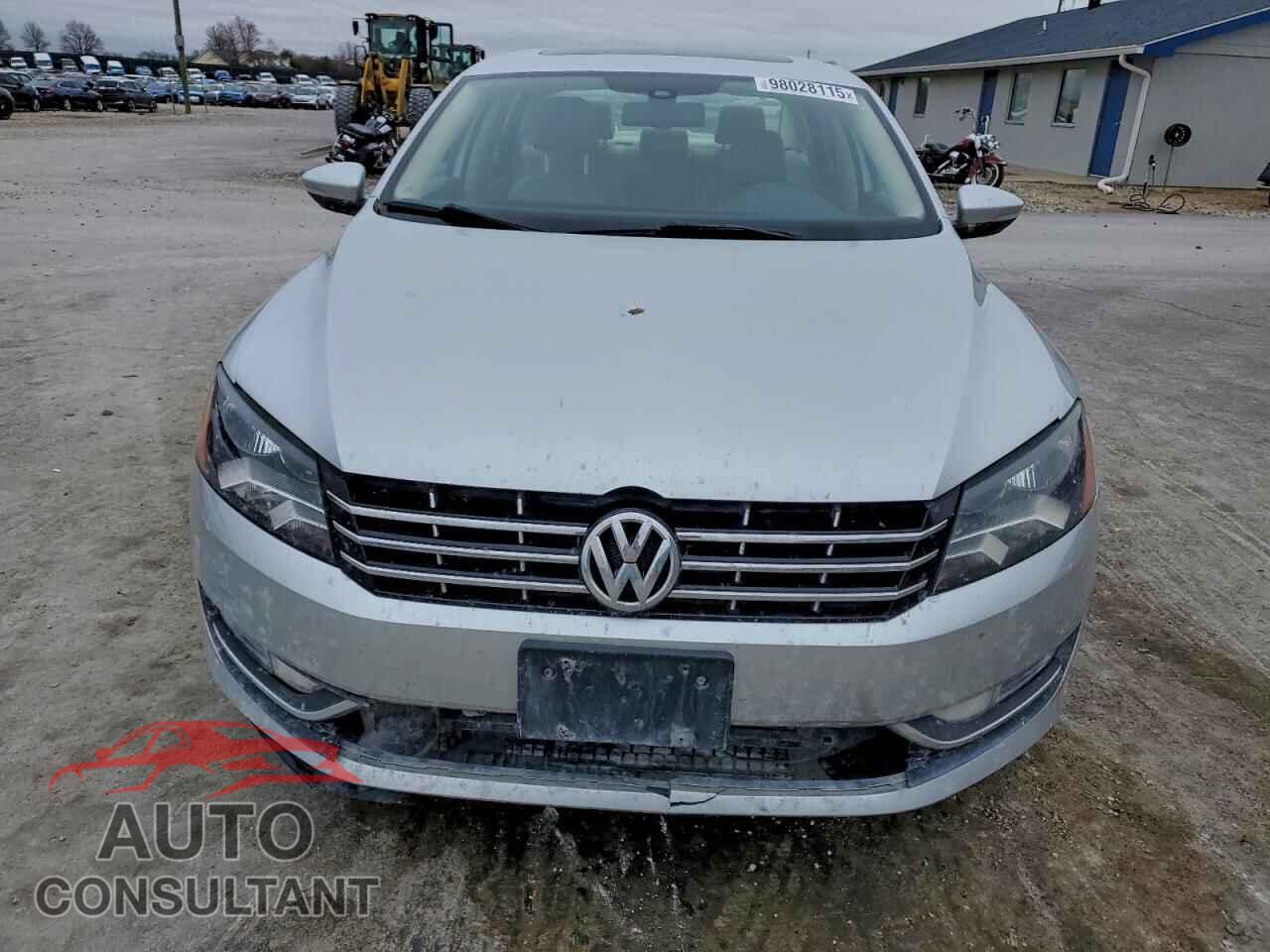 VOLKSWAGEN PASSAT 2012 - 1VWCN7A38CC068580