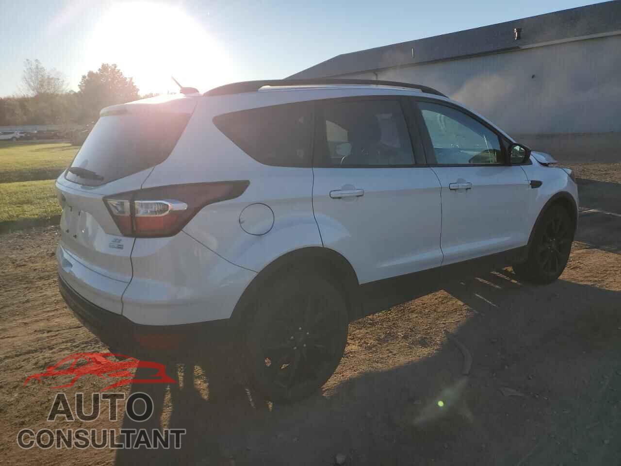 FORD ESCAPE 2017 - 1FMCU9GD2HUC23977