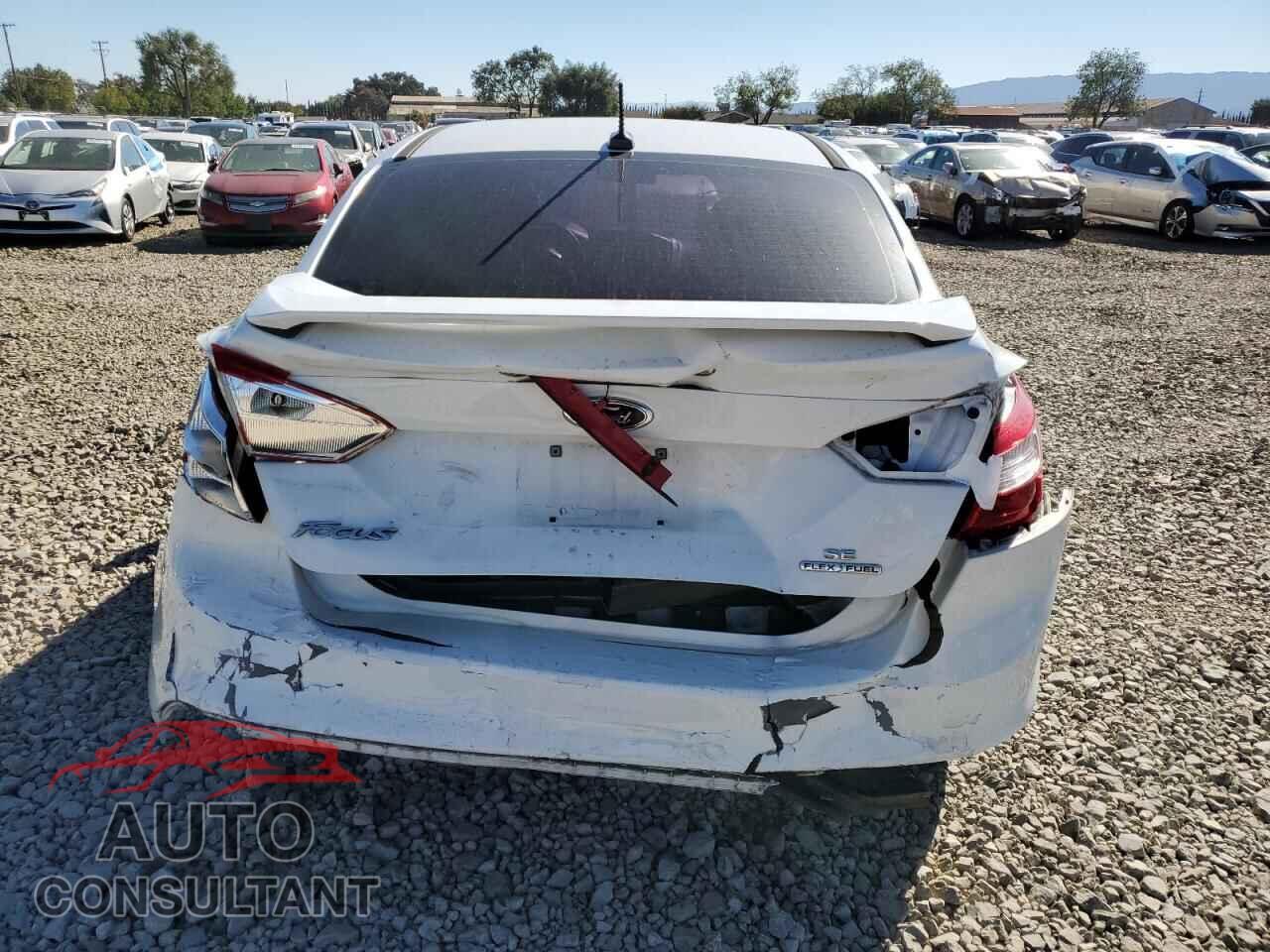FORD FOCUS 2014 - 1FADP3F28EL268667