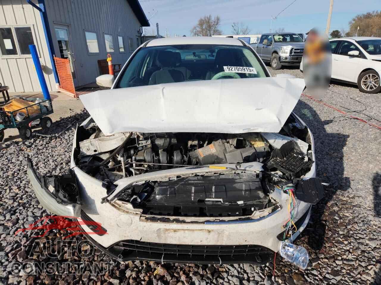 FORD FOCUS 2015 - 1FADP3F28FL308232