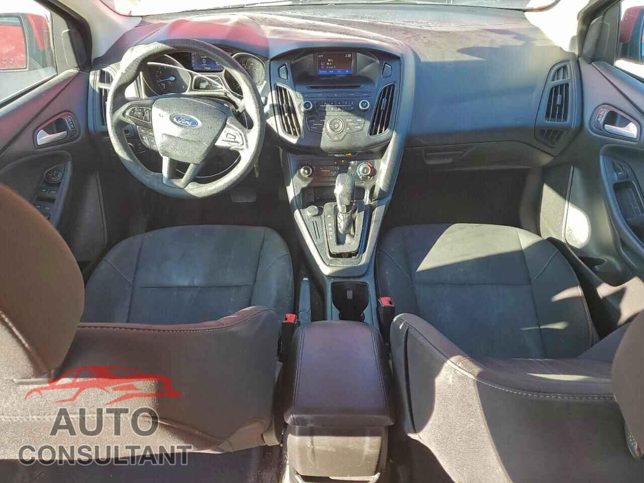 FORD FOCUS 2017 - 1FADP3F22HL231456
