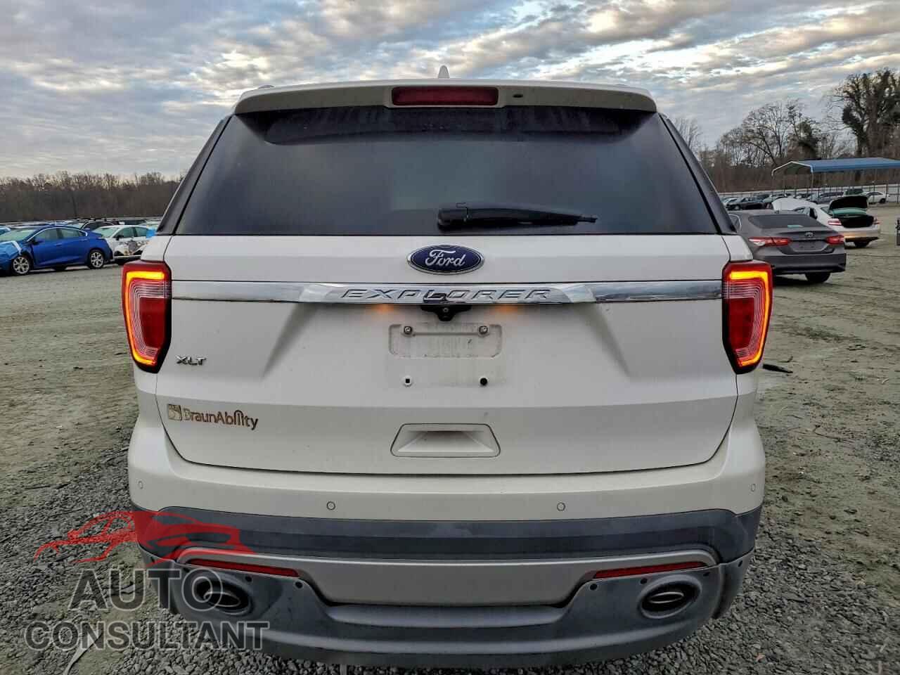 FORD EXPLORER 2017 - 1FM5K7D82HGA89707