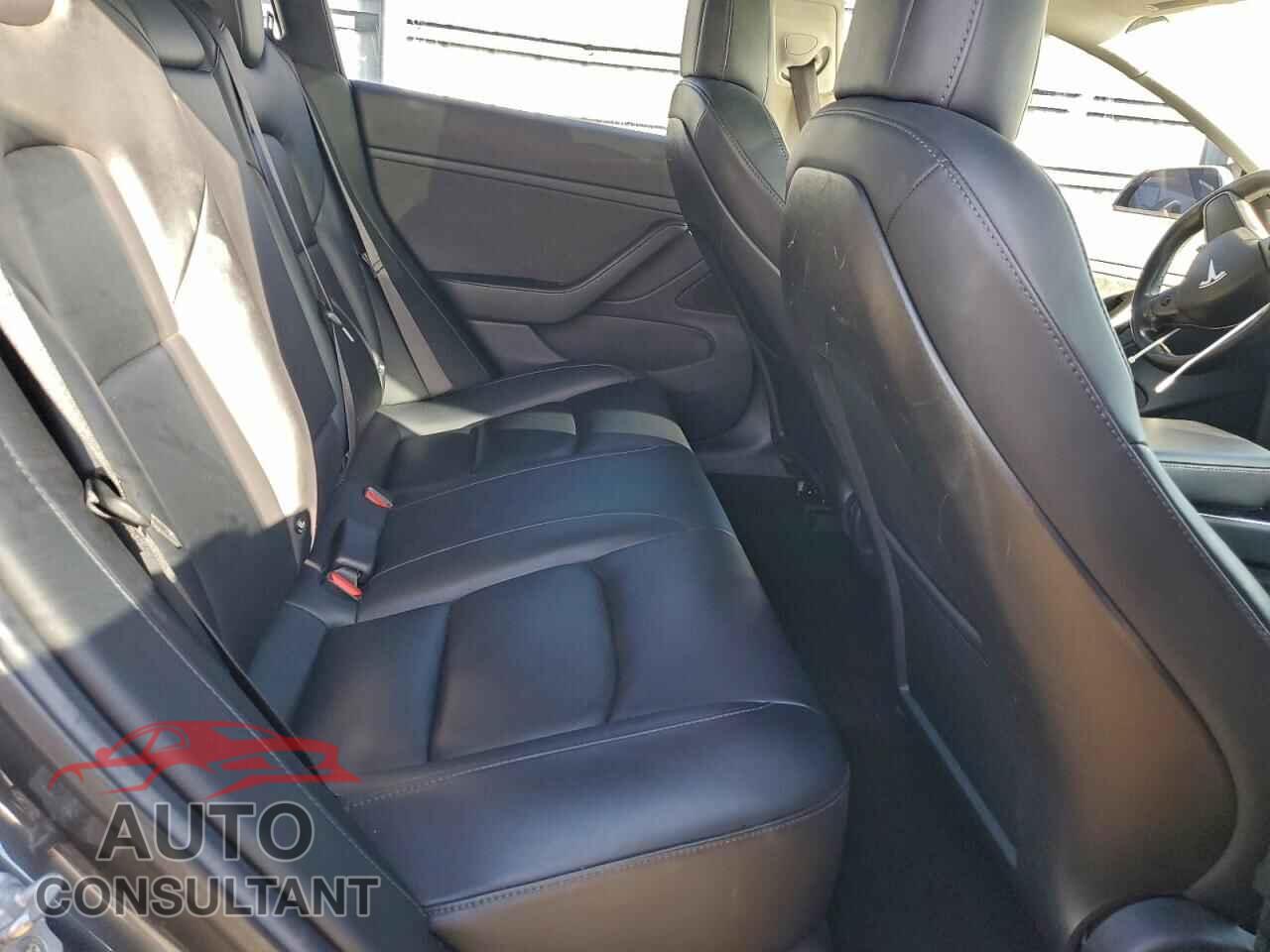 TESLA MODEL 3 2018 - 5YJ3E1EA0JF030477
