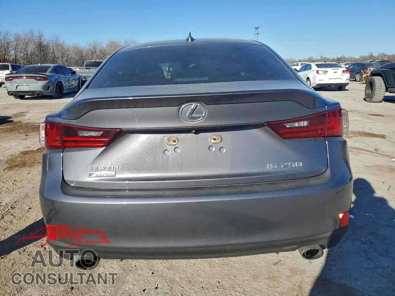 LEXUS IS 2015 - JTHBF1D28F5055931