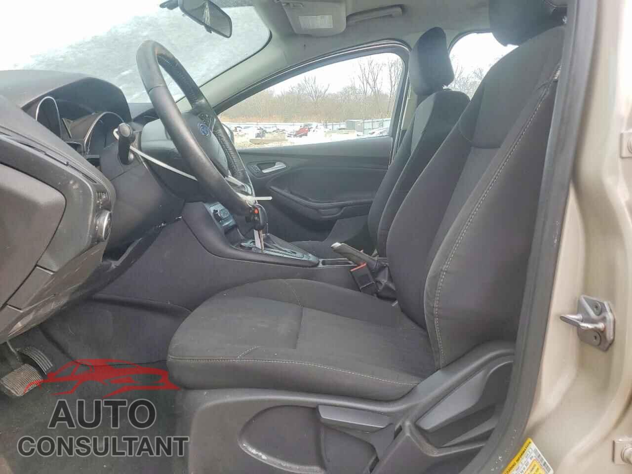 FORD FOCUS 2017 - 1FADP3F26HL204342