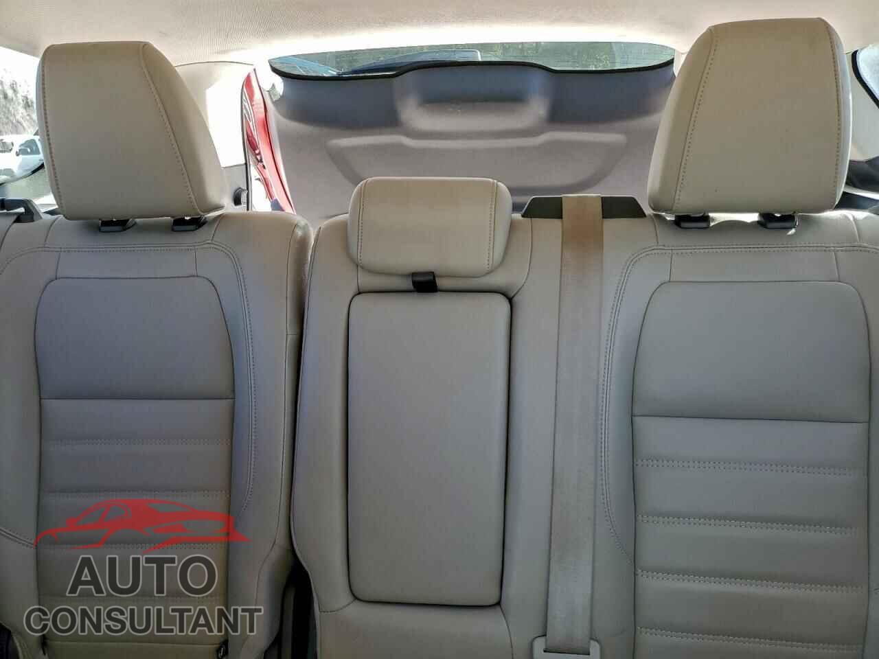 FORD ESCAPE 2018 - 1FMCU0HD9JUD01090