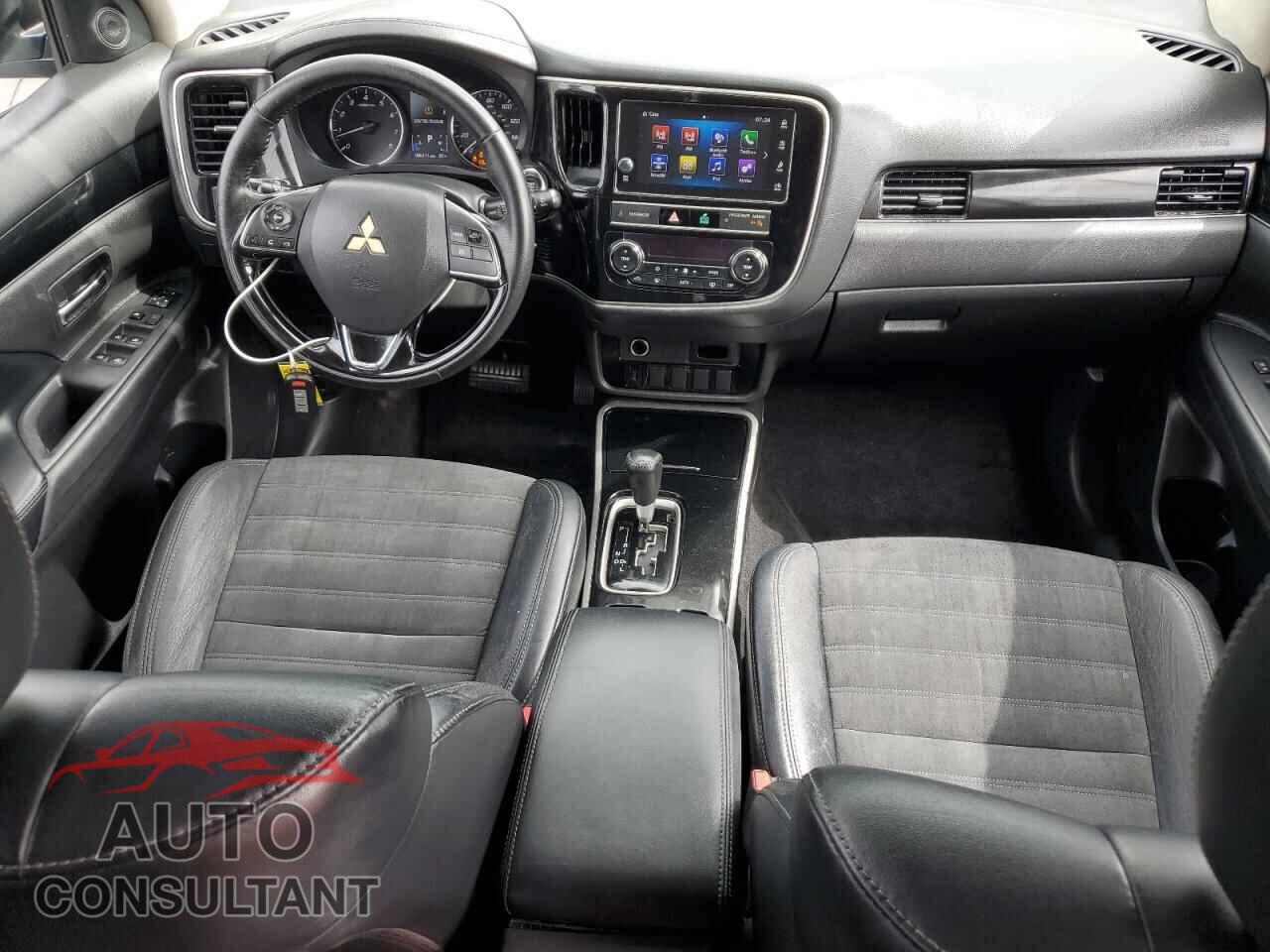 MITSUBISHI OUTLANDER 2019 - JA4AD3A33KZ026720