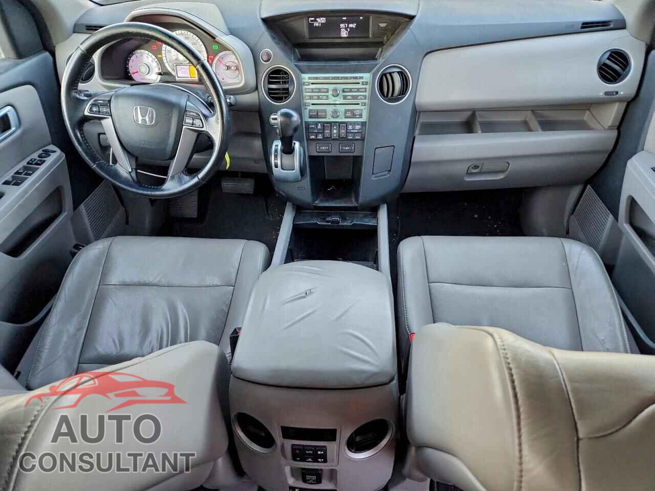 HONDA PILOT 2011 - 5FNYF4H63BB001780