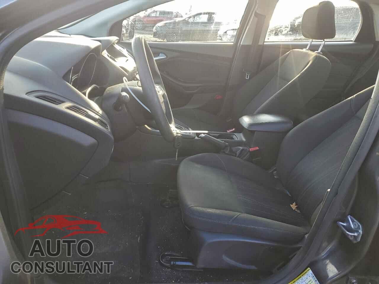 FORD FOCUS 2016 - 1FADP3F21GL226571