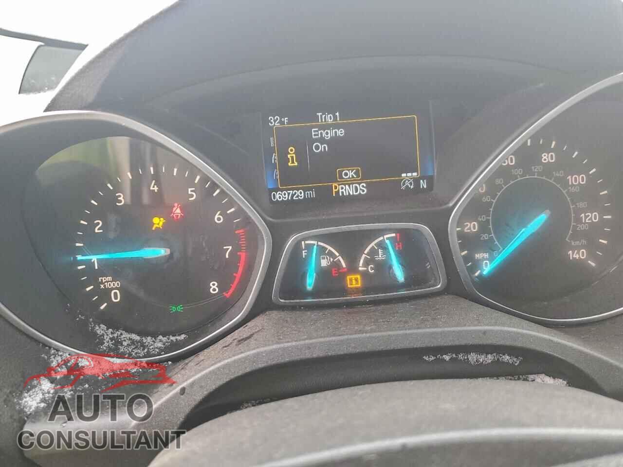 FORD ESCAPE 2017 - 1FMCU9GD2HUE72831