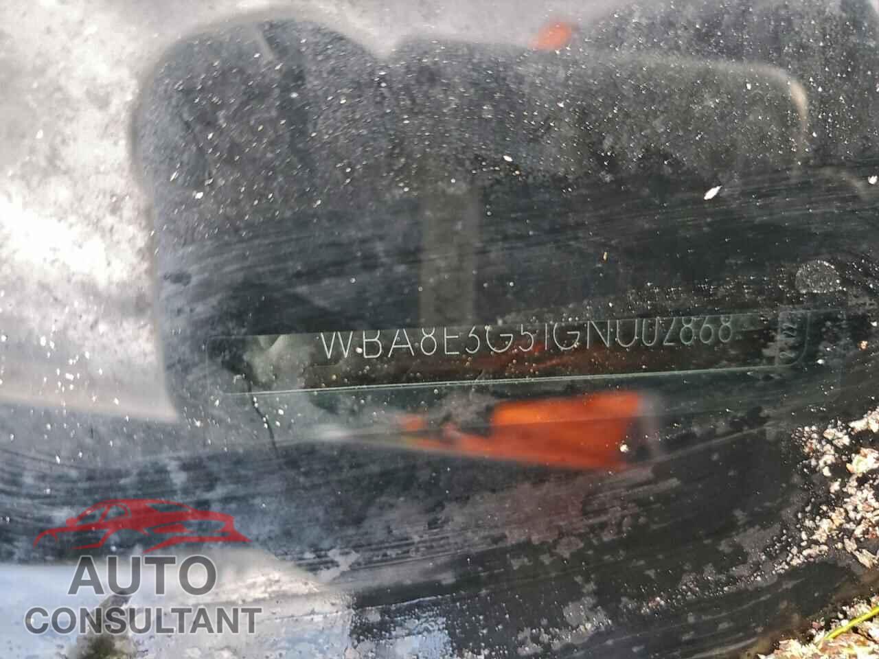 BMW 3 SERIES 2016 - WBA8E3G51GNU02868
