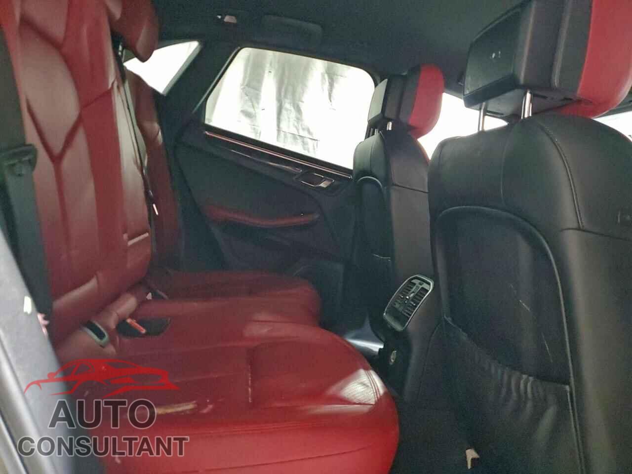 PORSCHE MACAN 2016 - WP1AB2A52GLB57301