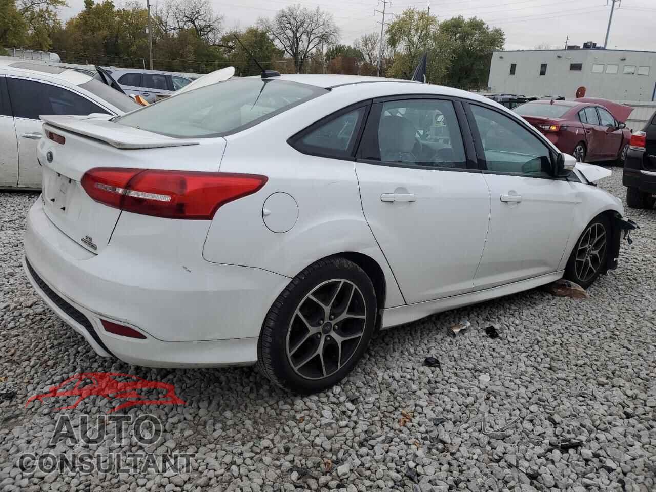 FORD FOCUS 2015 - 1FADP3F22FL360939