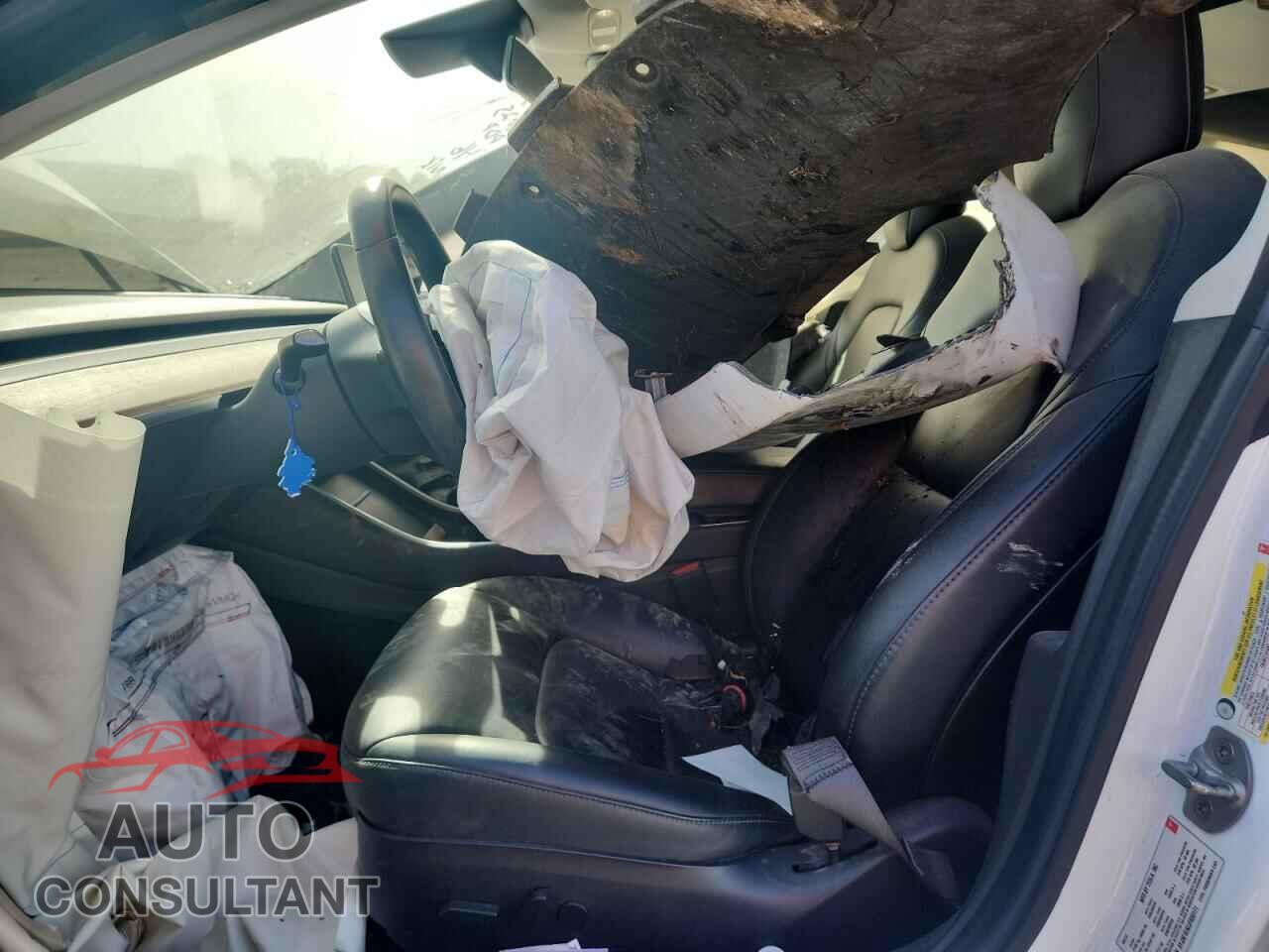 TESLA MODEL 3 2018 - 5YJ3E1EA2JF033171
