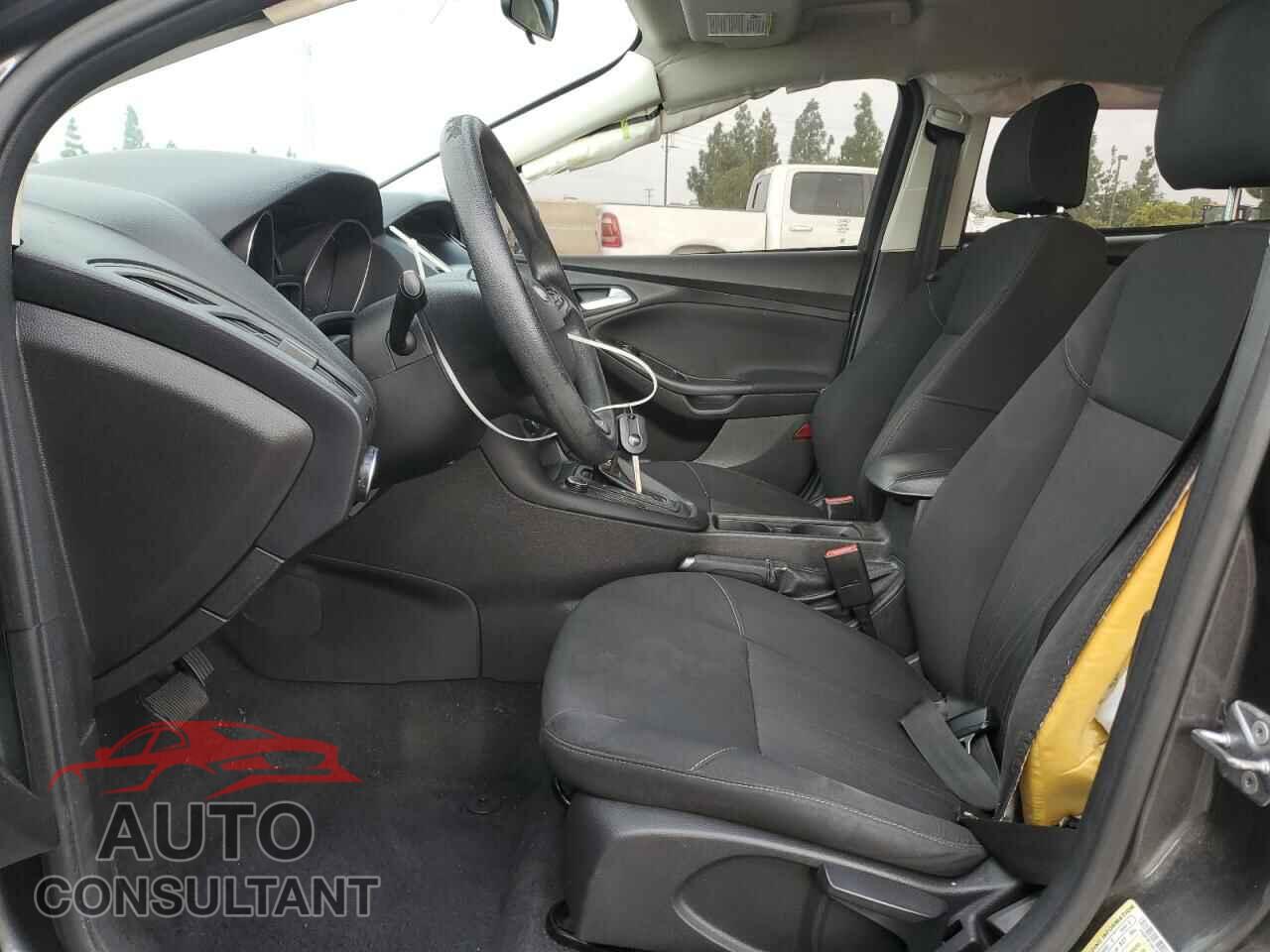 FORD FOCUS 2016 - 1FADP3F23GL320029