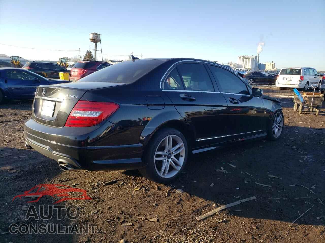MERCEDES-BENZ C-CLASS 2012 - WDDGF8BB1CR195171