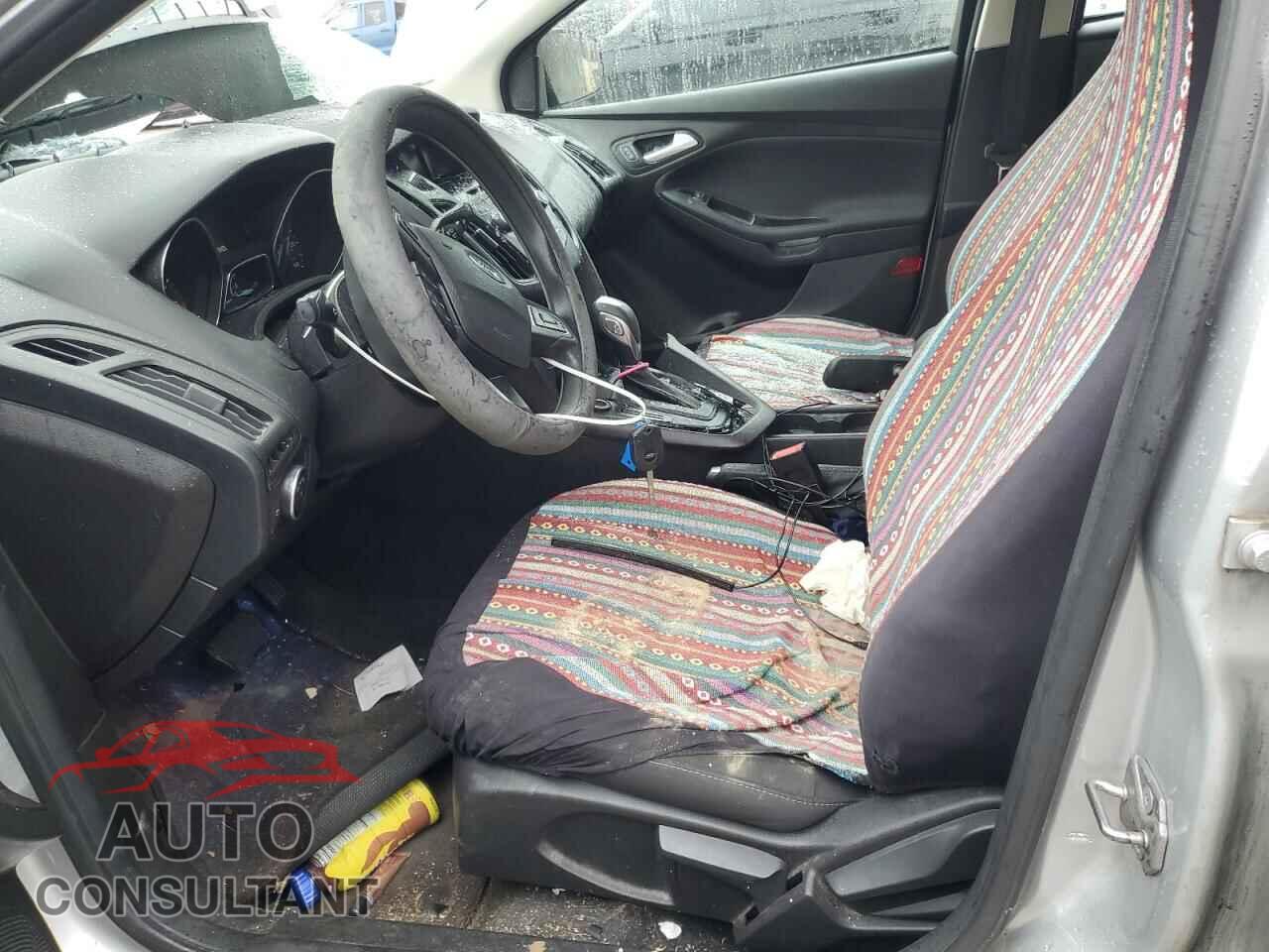 FORD FOCUS 2016 - 1FADP3K23GL318657