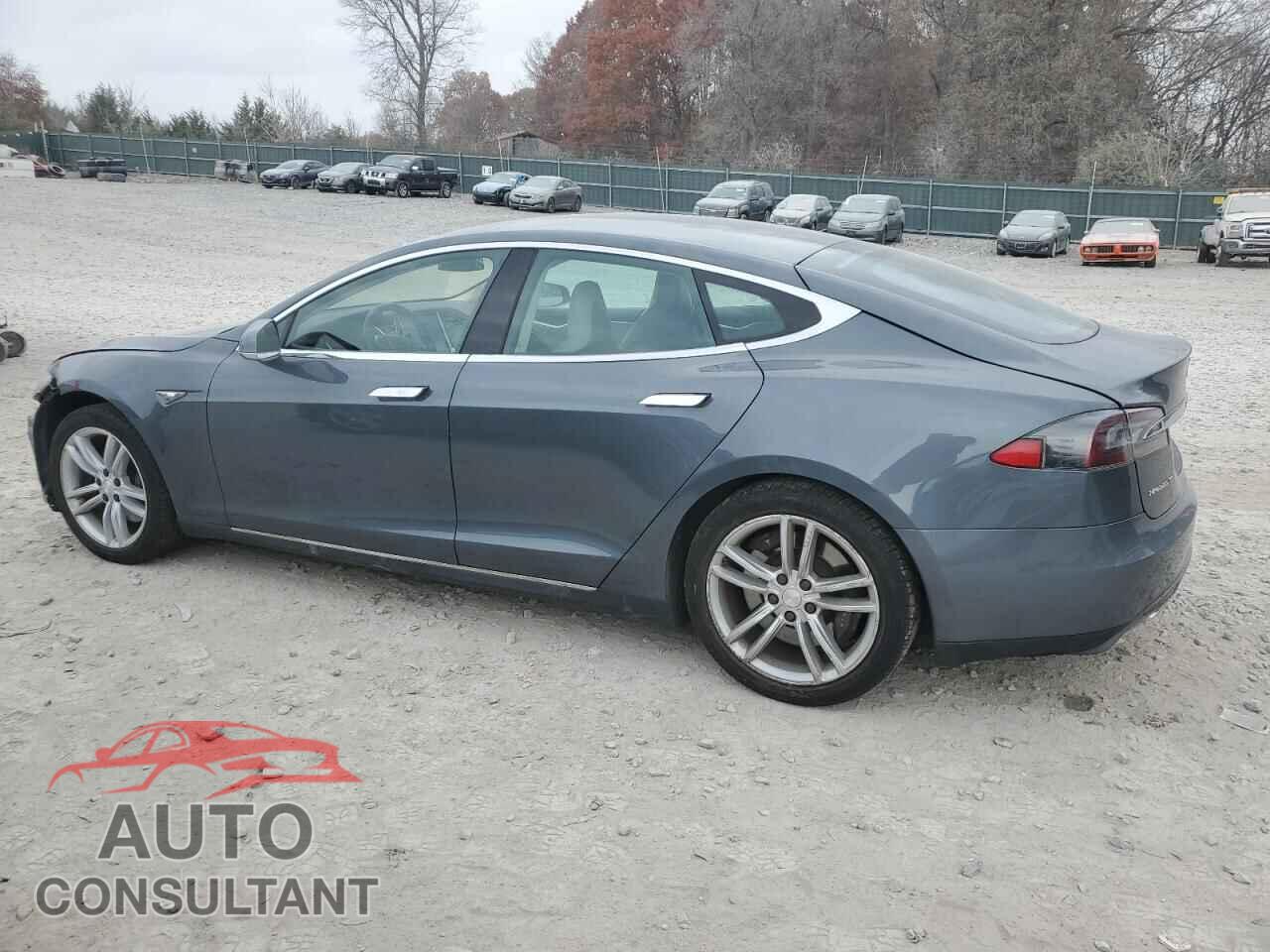 TESLA MODEL S 2013 - 5YJSA1CN8DFP12217