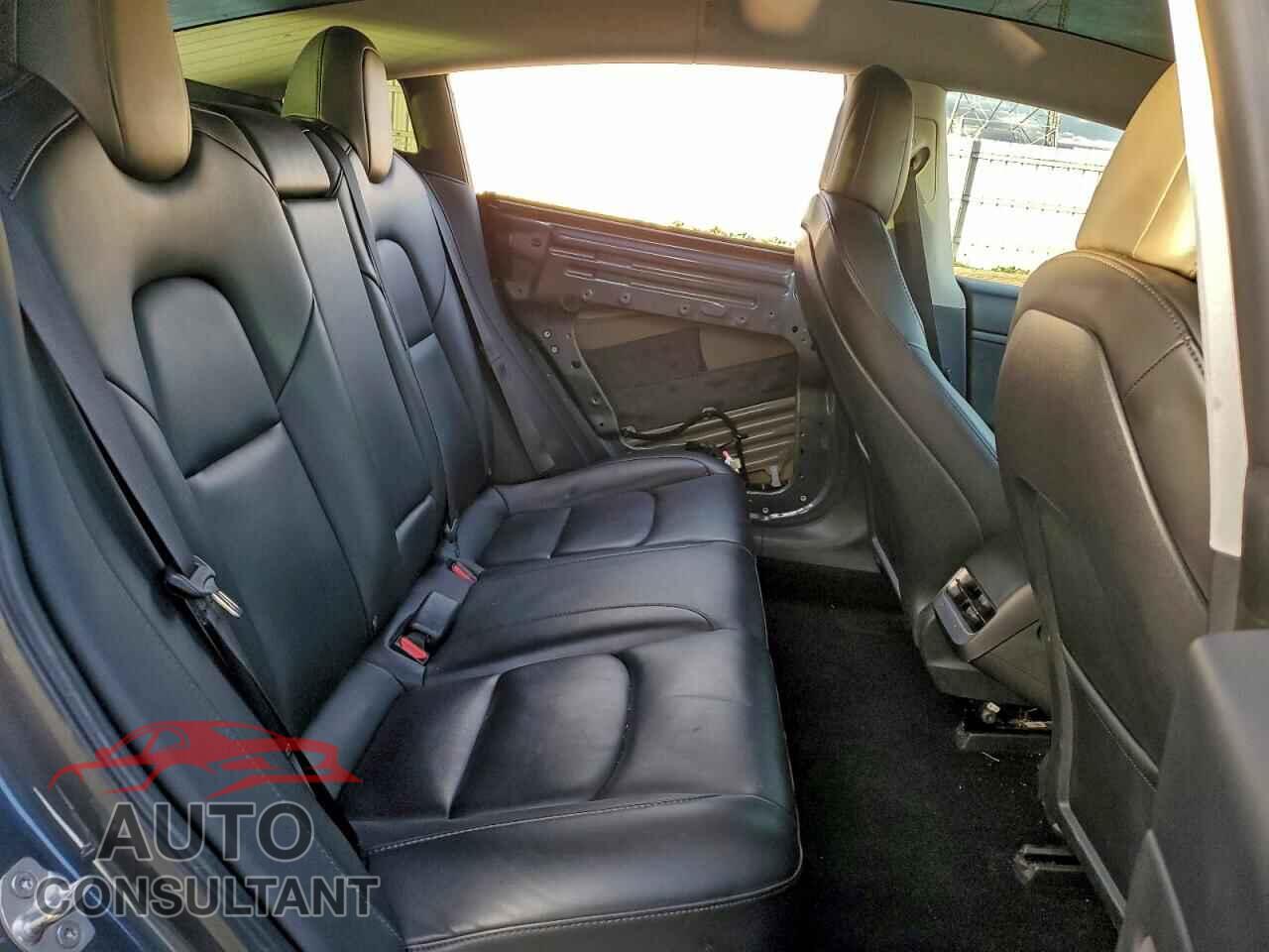 TESLA MODEL 3 2020 - 5YJ3E1EA6LF807926