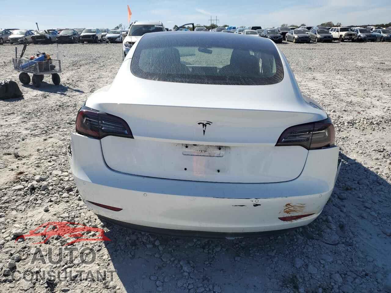 TESLA MODEL 3 2018 - 5YJ3E1EA7JF010579