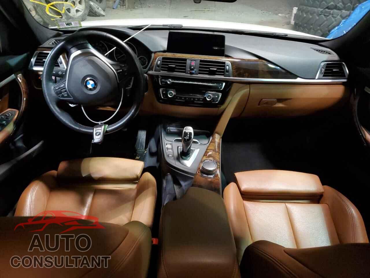 BMW 3 SERIES 2017 - WBA8D9C30HA004280