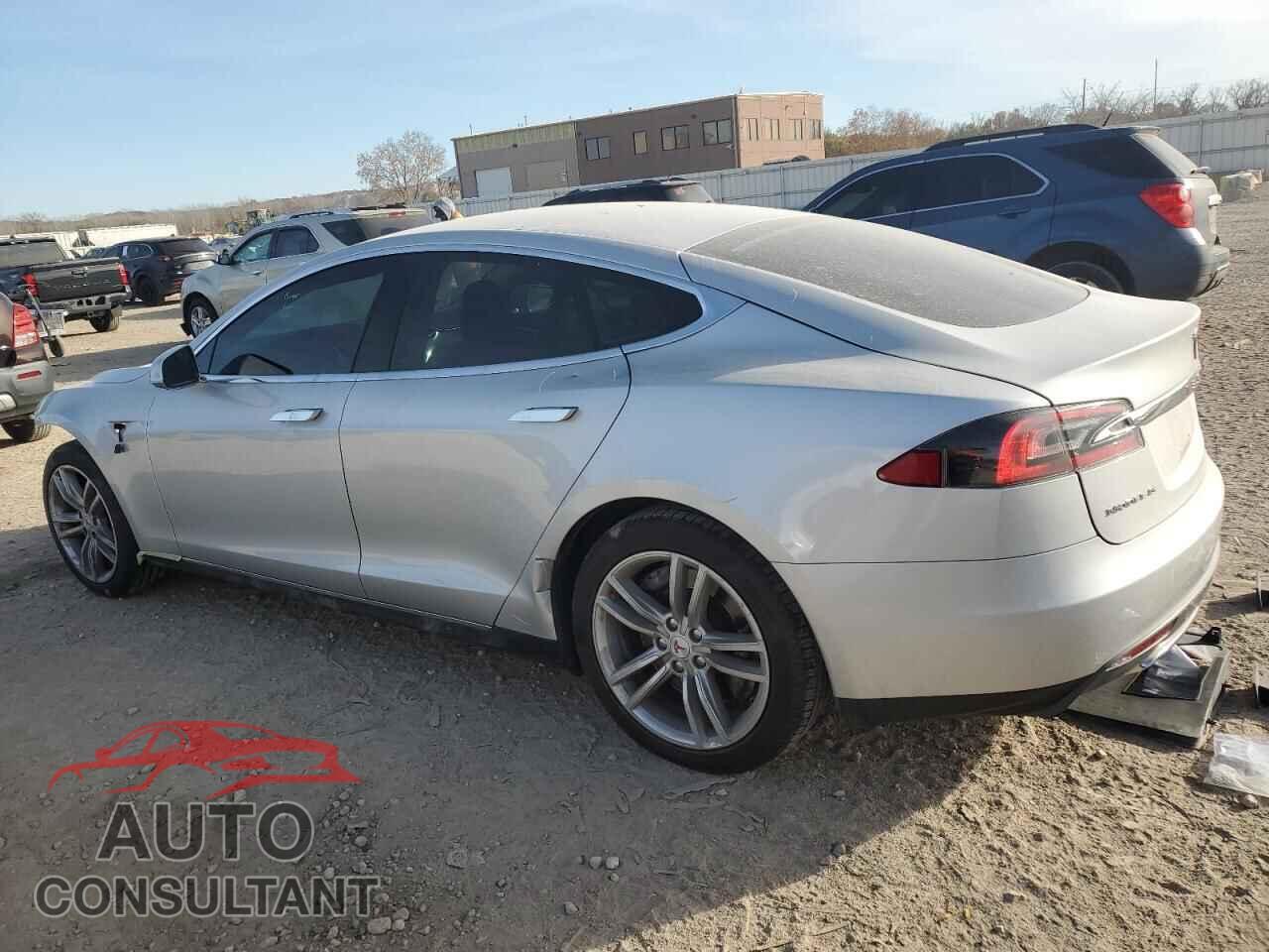 TESLA MODEL S 2013 - 5YJSA1CG9DFP23079