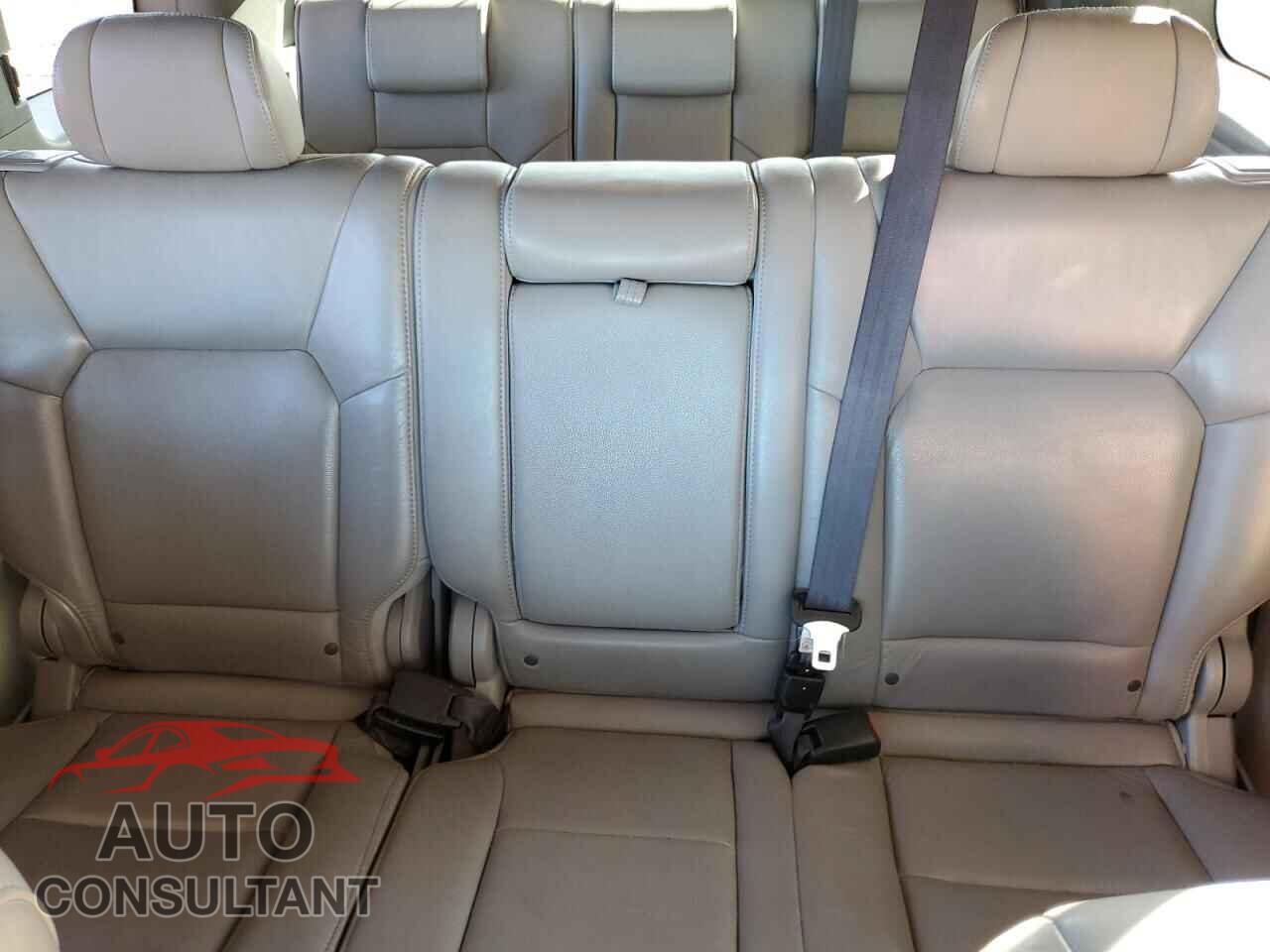 HONDA PILOT 2011 - 5FNYF4H54BB049229