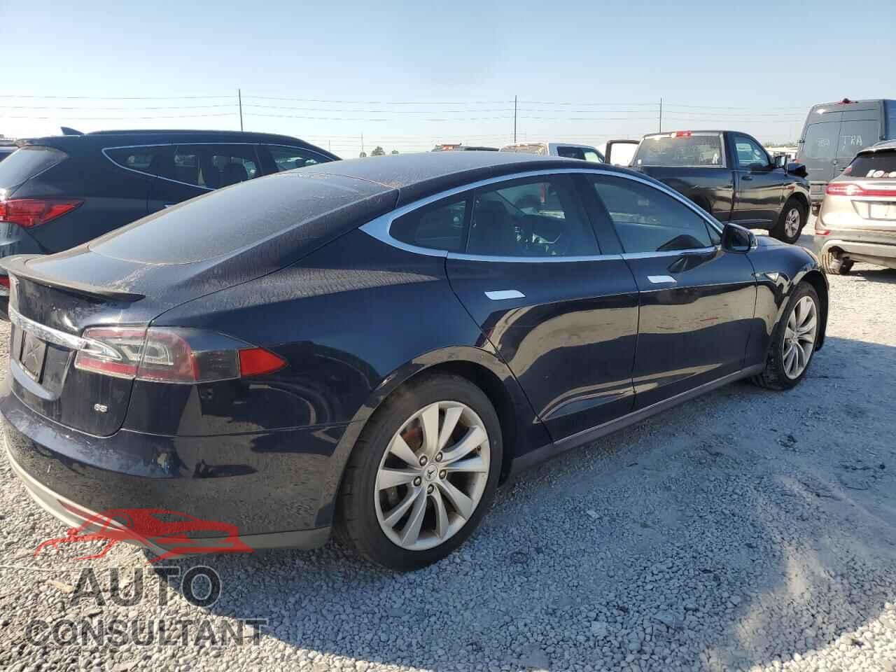 TESLA MODEL S 2013 - 5YJSA1CN1DFP24726