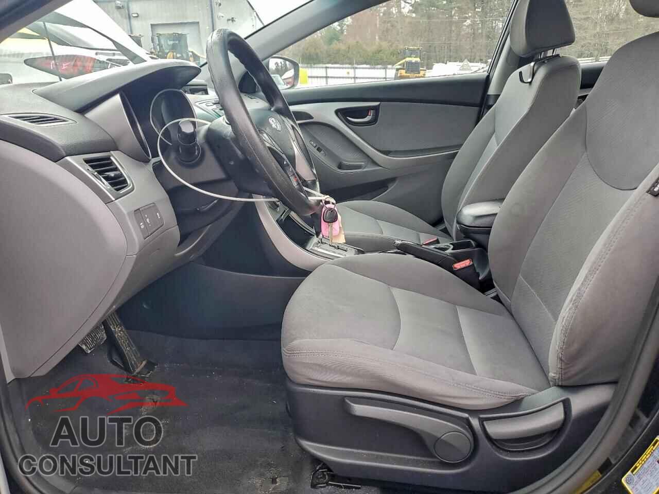 HYUNDAI ELANTRA 2013 - KMHDH4AE1DU656648