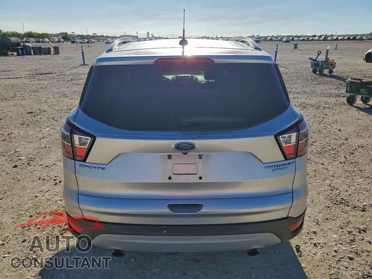 FORD ESCAPE 2017 - 1FMCU0JD8HUC38343