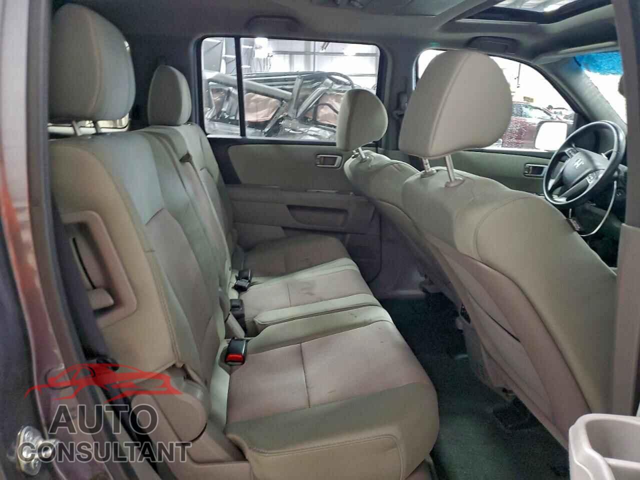 HONDA PILOT 2015 - 5FNYF4H33FB077866