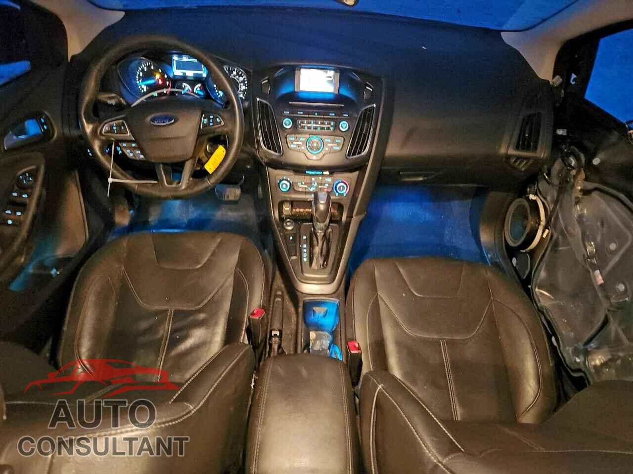 FORD FOCUS 2015 - 1FADP3F24FL201081