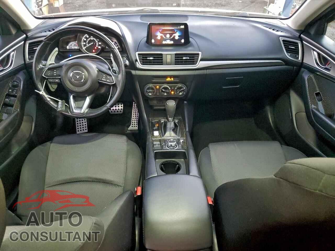 MAZDA 3 2018 - 3MZBN1U70JM166702