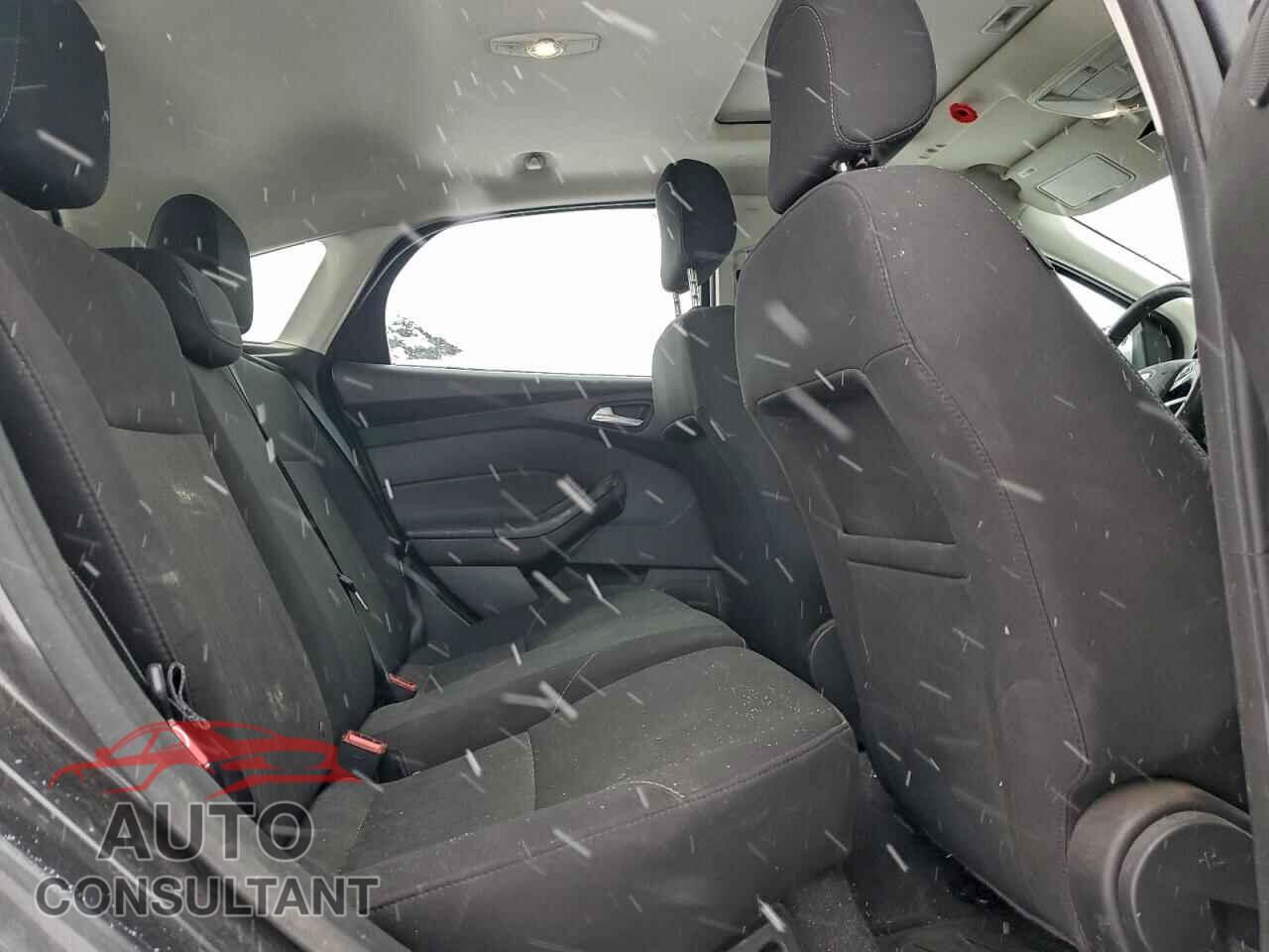 FORD FOCUS 2018 - 1FADP3M26JL262721