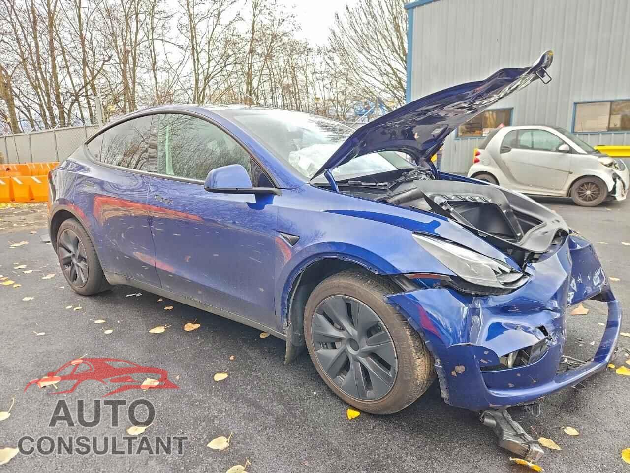 TESLA MODEL Y 2024 - 7SAYGAEE2RF196260